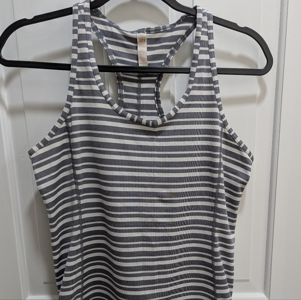 ✴️$8✴️Lucy Racer Back Striped Tank Size Medium
